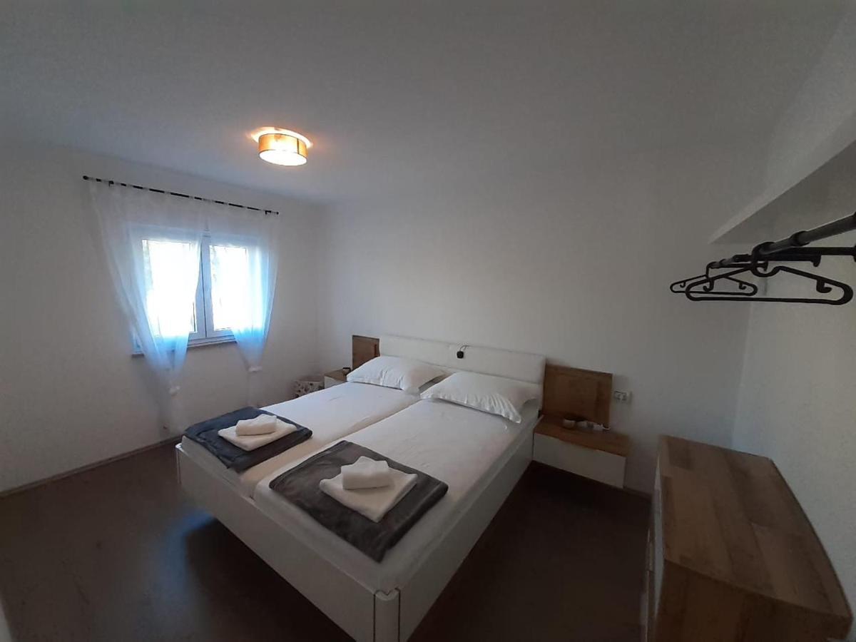 Appartement House emjalemi à Pula Extérieur photo
